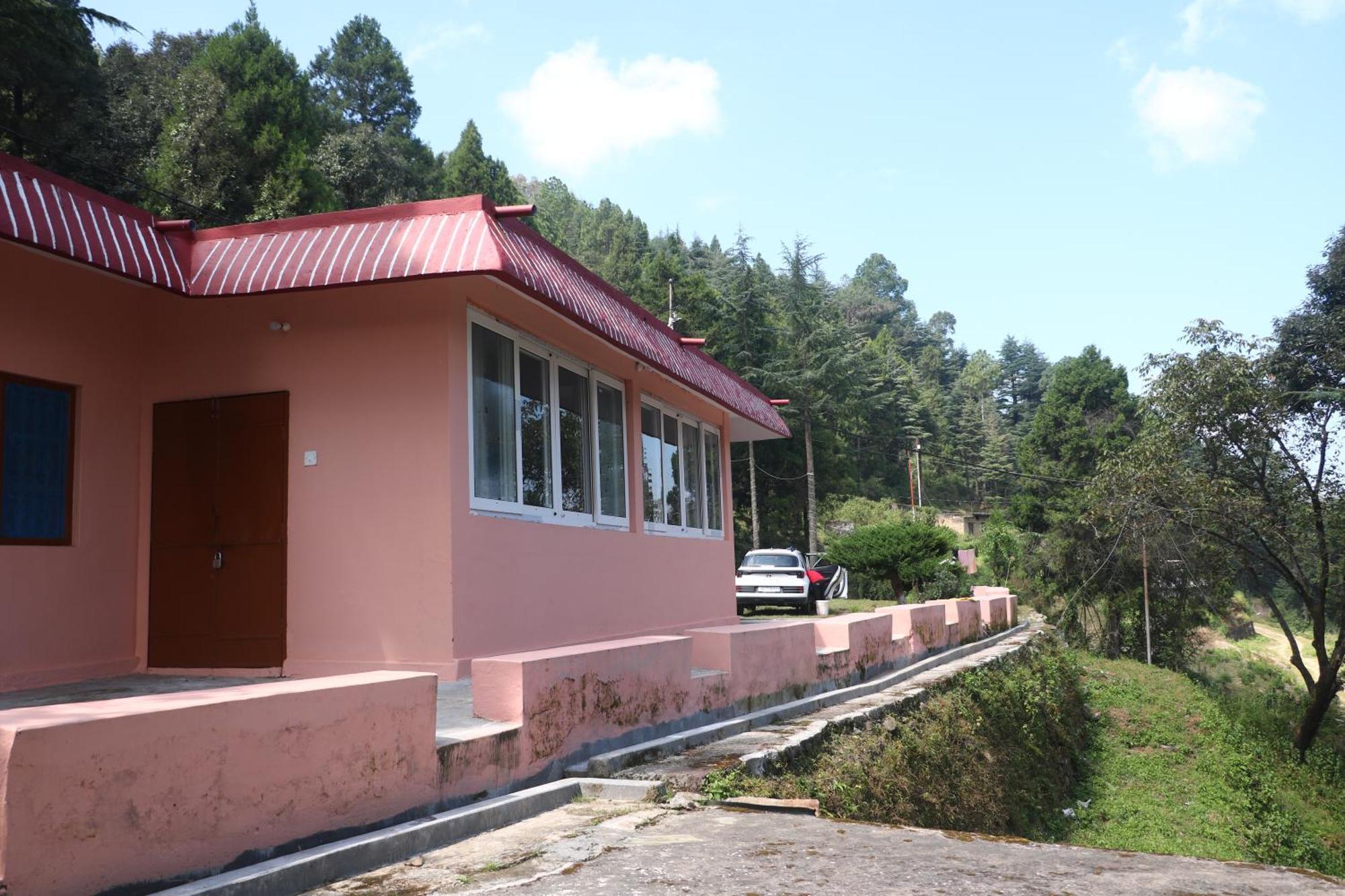 The Deodar Inn Pauri エクステリア 写真