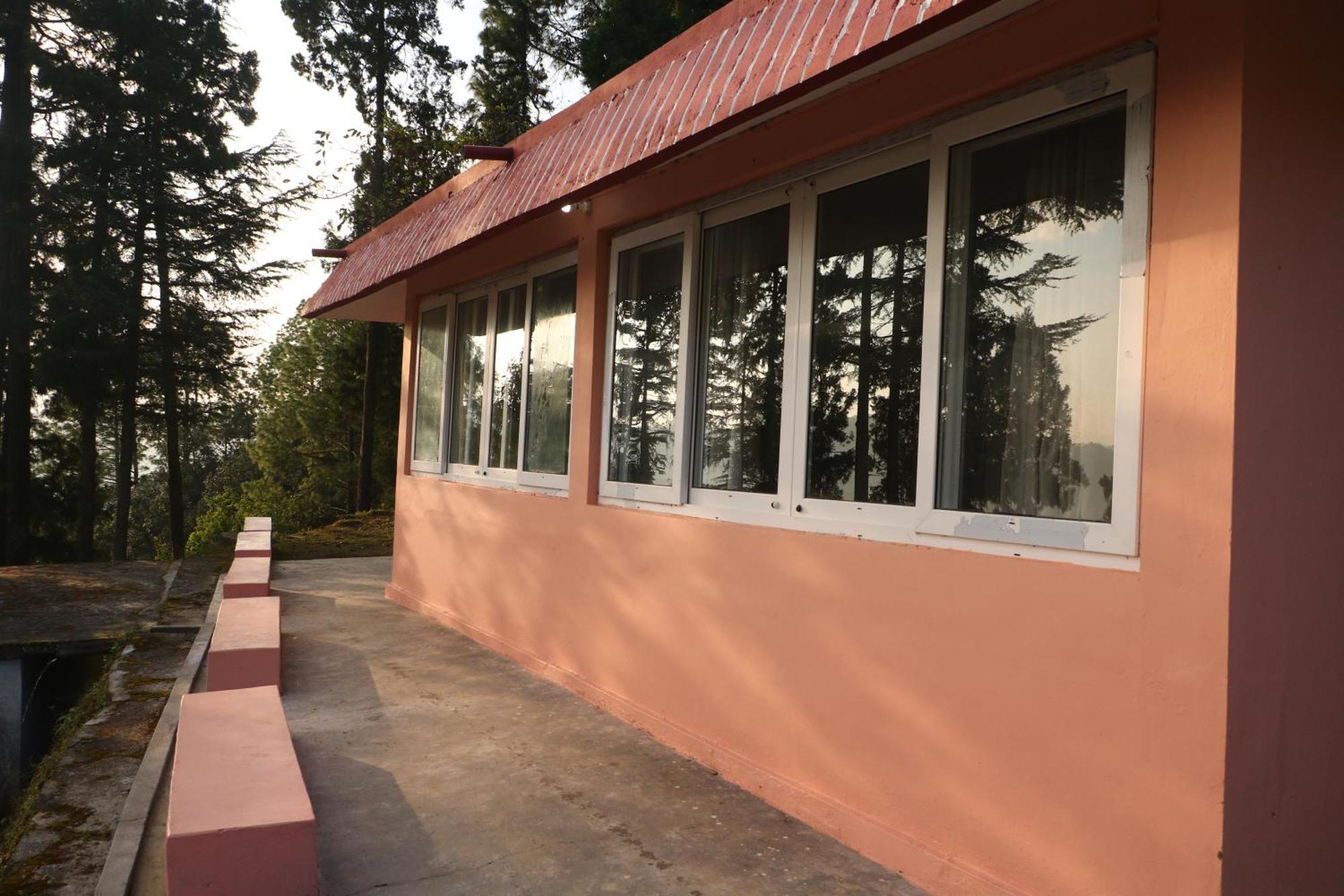 The Deodar Inn Pauri エクステリア 写真
